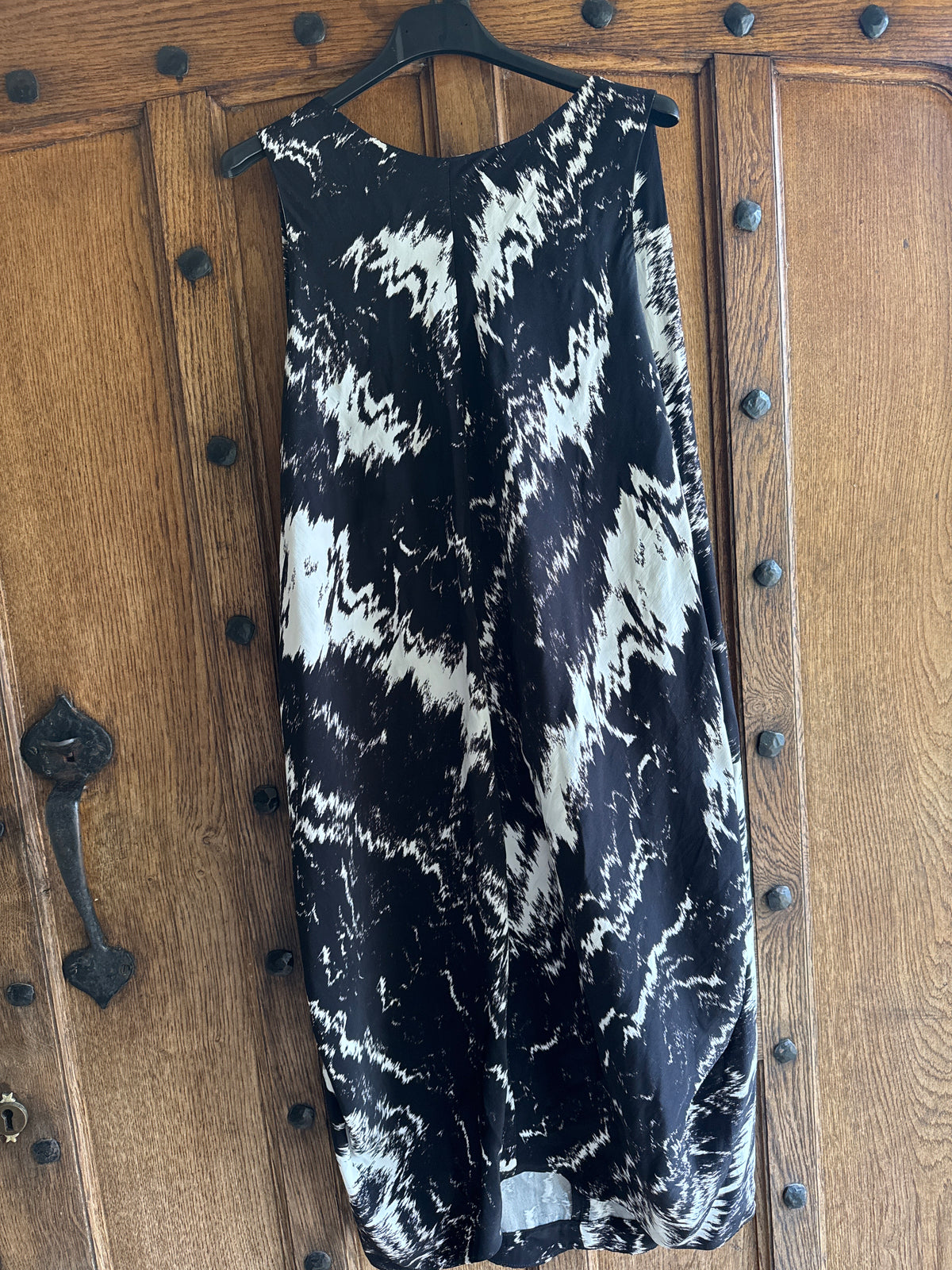 veronika maine black and white dress Black Painterly Spot Georgette Midi Dress
