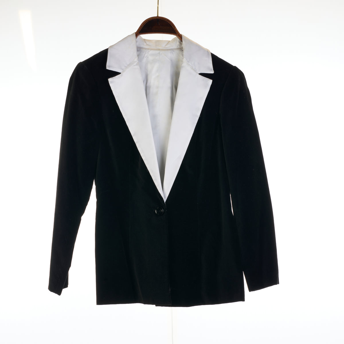 Vintage Black velvet Tux Jacket White Lapels 10