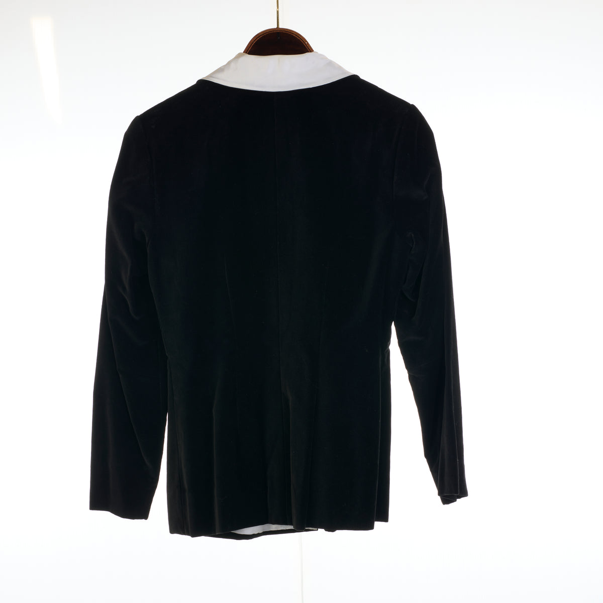 Vintage Black velvet Tux Jacket White Lapels 10