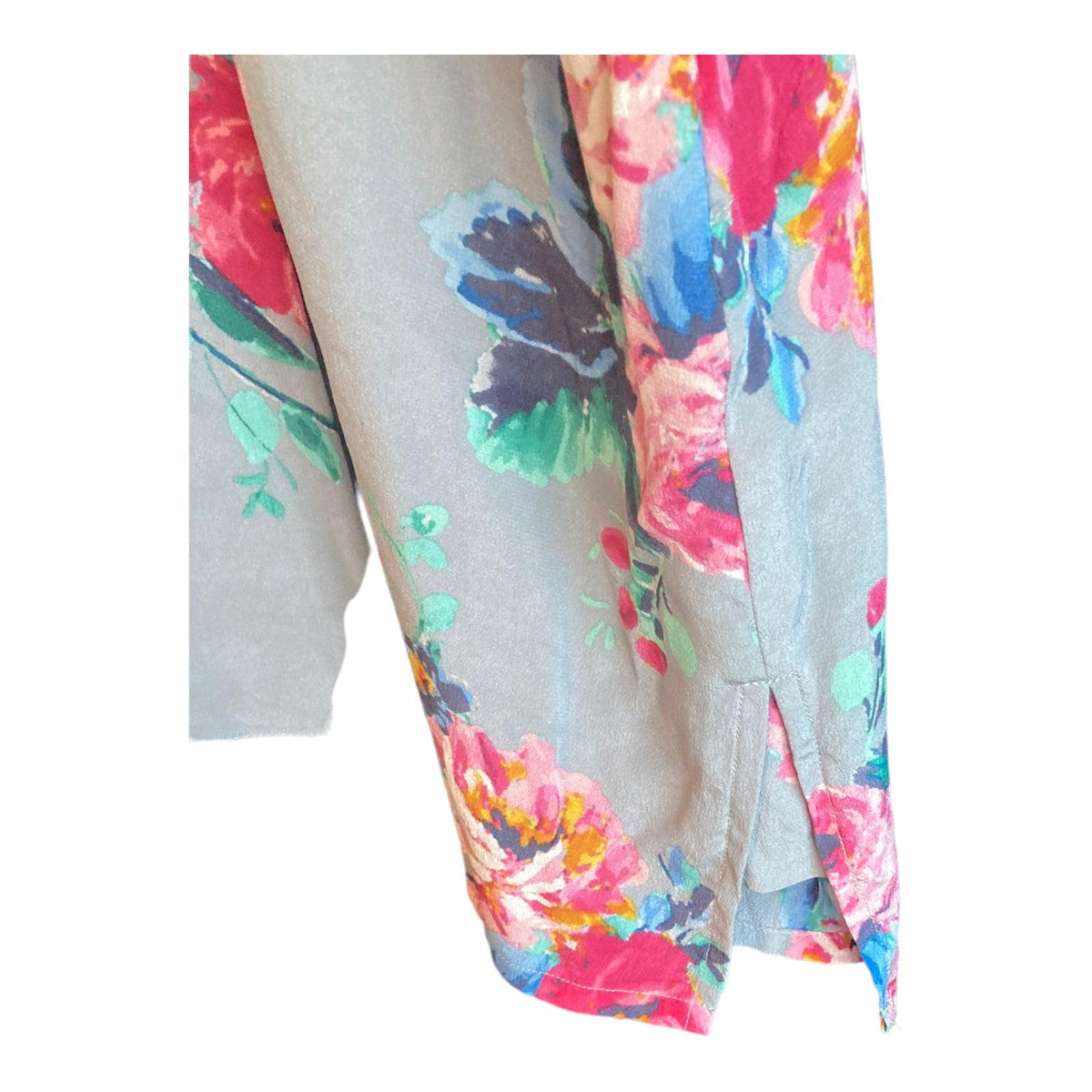 East Silk Short Sleeved Light Blue Floral Blouse UK Size Small - Ava & Iva