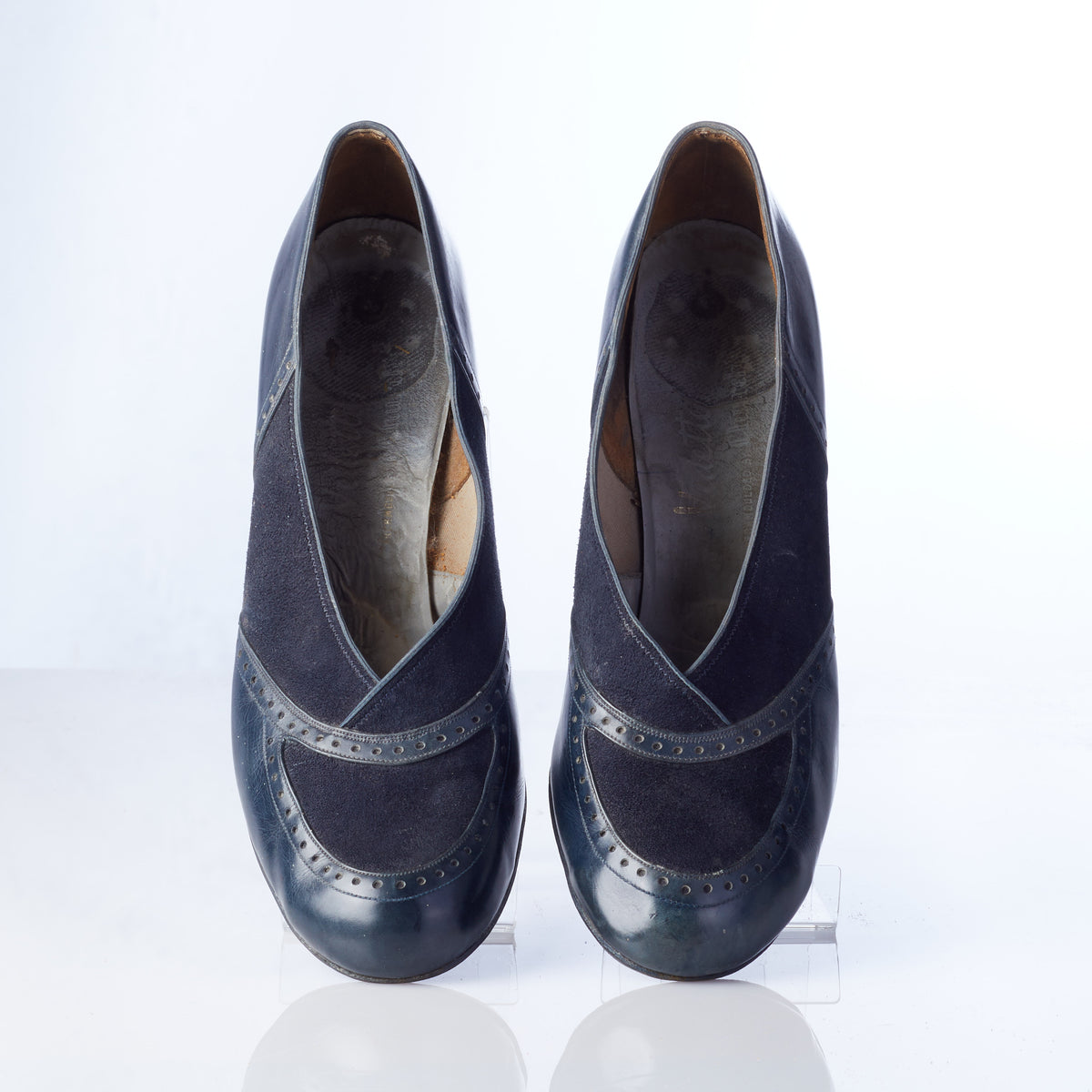 Vedette Vintage Court Shoe 1940's? Navy Blue Suede and Leather Size 38 (9AA)