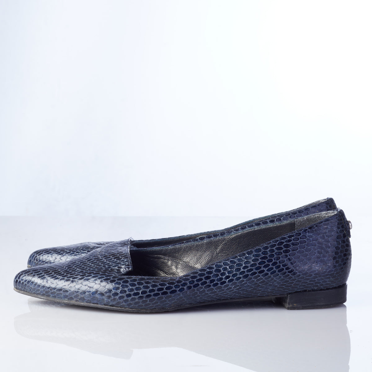 Stuart Weitzman for Russell and Bromley Dark Blue Flats Size 10