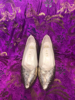 Gina of London metallic gold court shoe scalloped edging UK size 4. - Ava & Iva