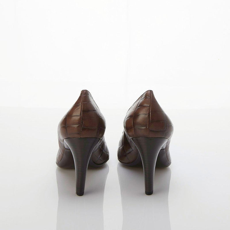 Escada Calf Leather Brown Court Shoe UK Size 7.5 - Ava & Iva