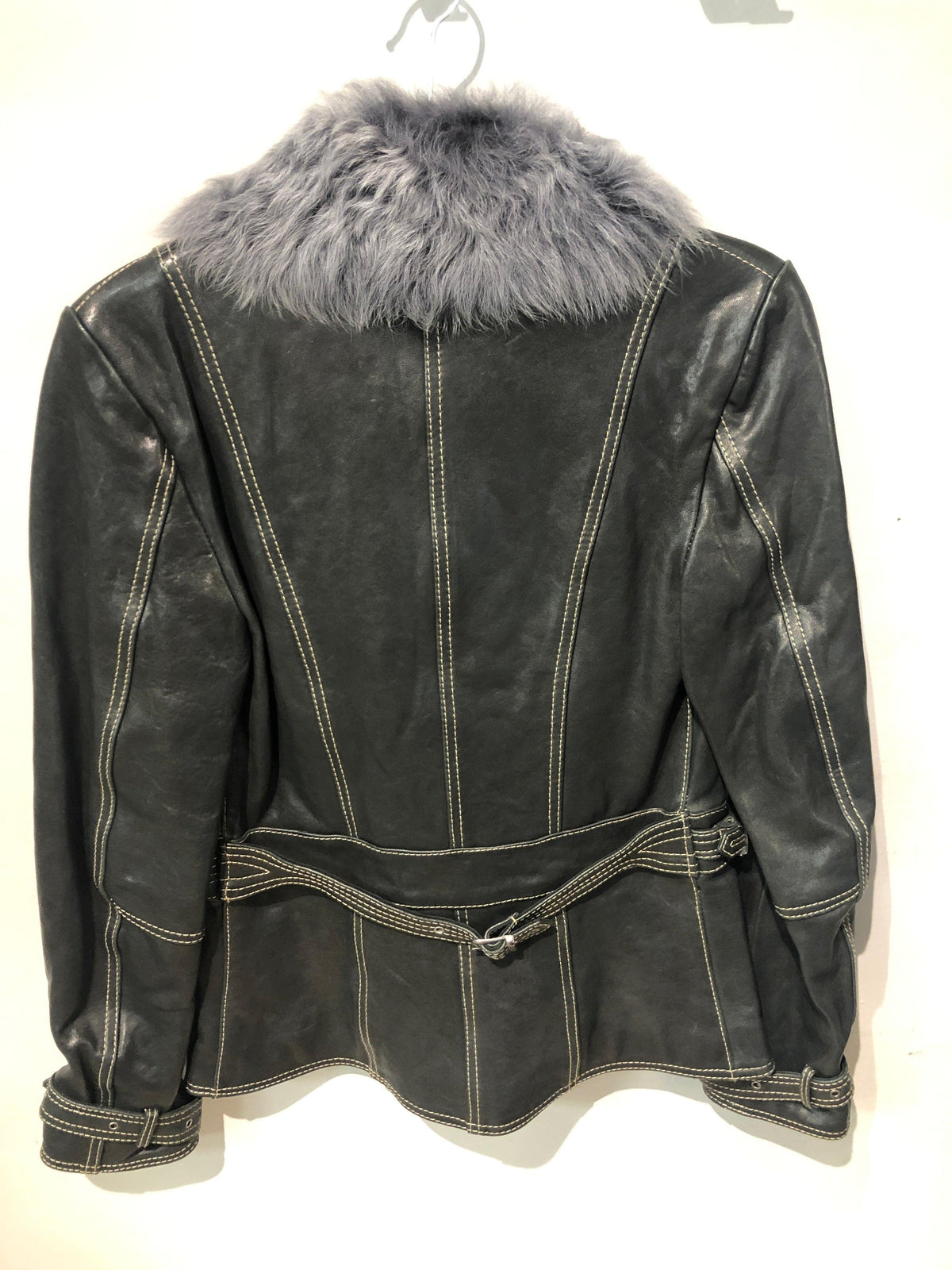 Desa black leather jacket with faux fur collar. Size 8/10 - Ava & Iva