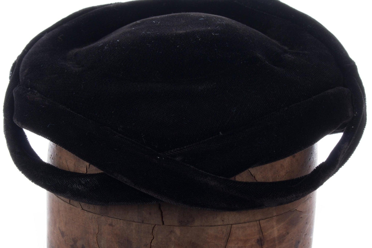 Fabulous Vintage Edward Mann "Edma" Black Velvet Pillbox Hat Size 51cm - Ava & Iva