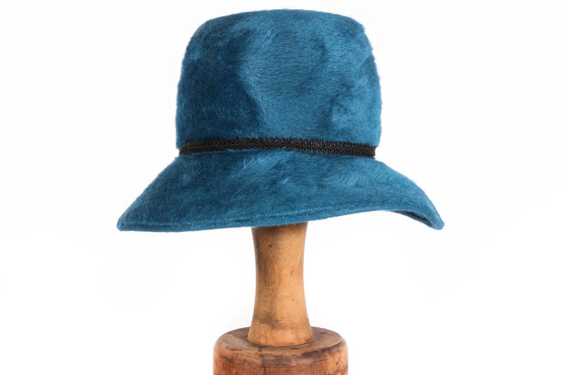 Debenette blue fux fur hat 