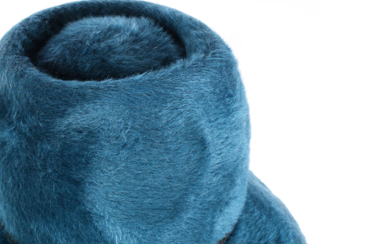 Debenette blue fux fur hat  datail