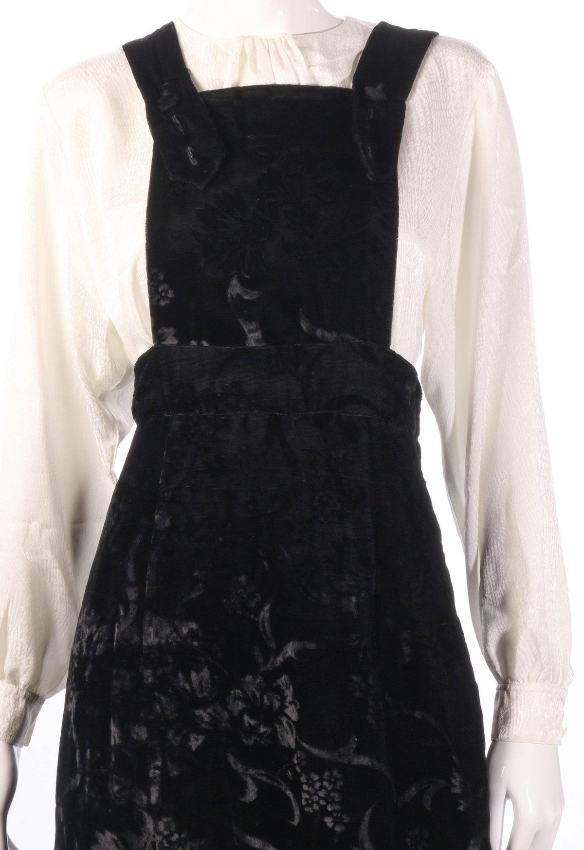 Vintage 70's embossed velvet pinafore detail