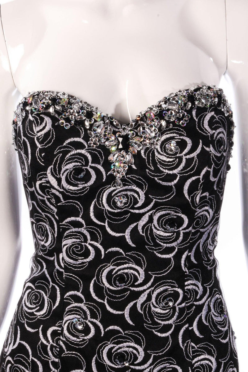 Mari Lee black and silver ballgown detail