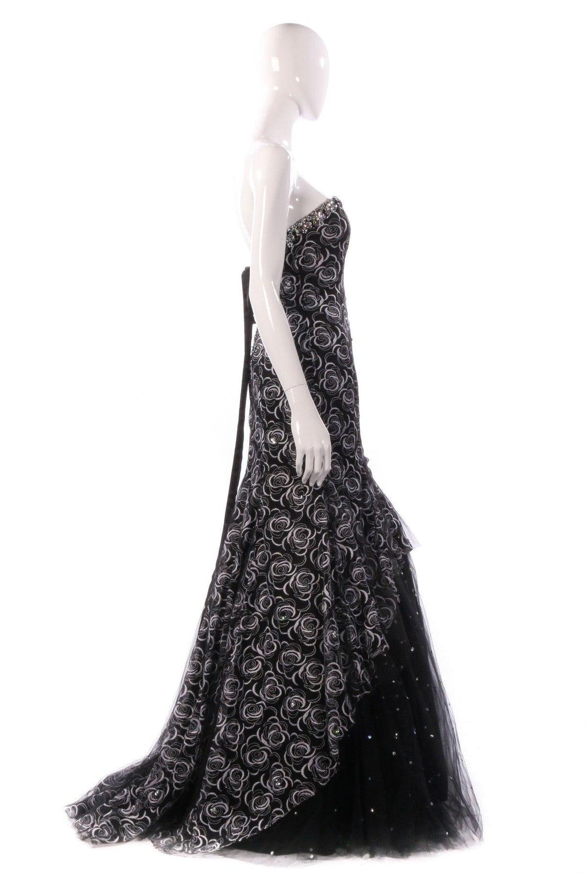 Mari Lee black and silver ballgown side
