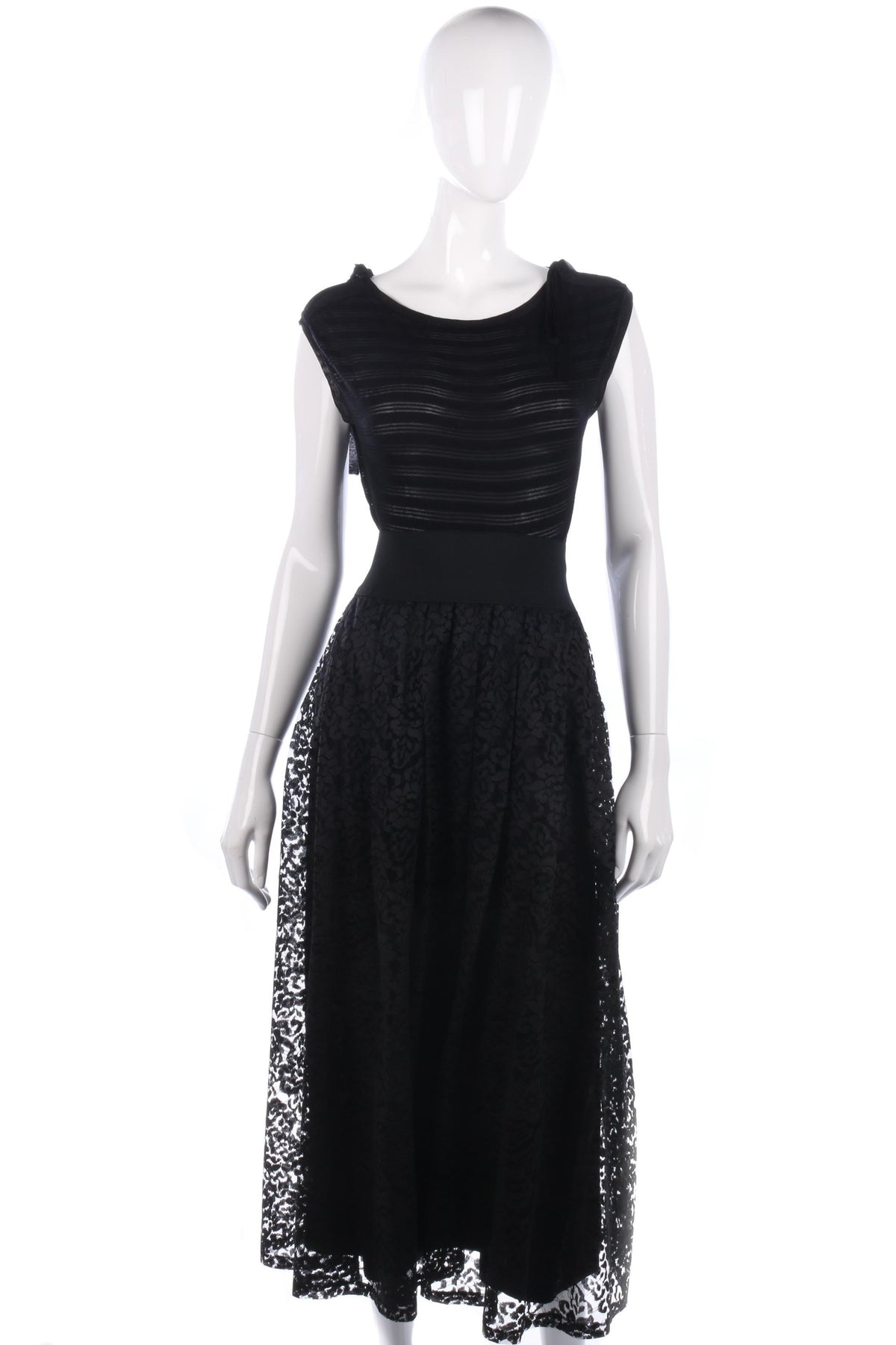 Fabulous vintage black lace skirt size M/L - Ava & Iva