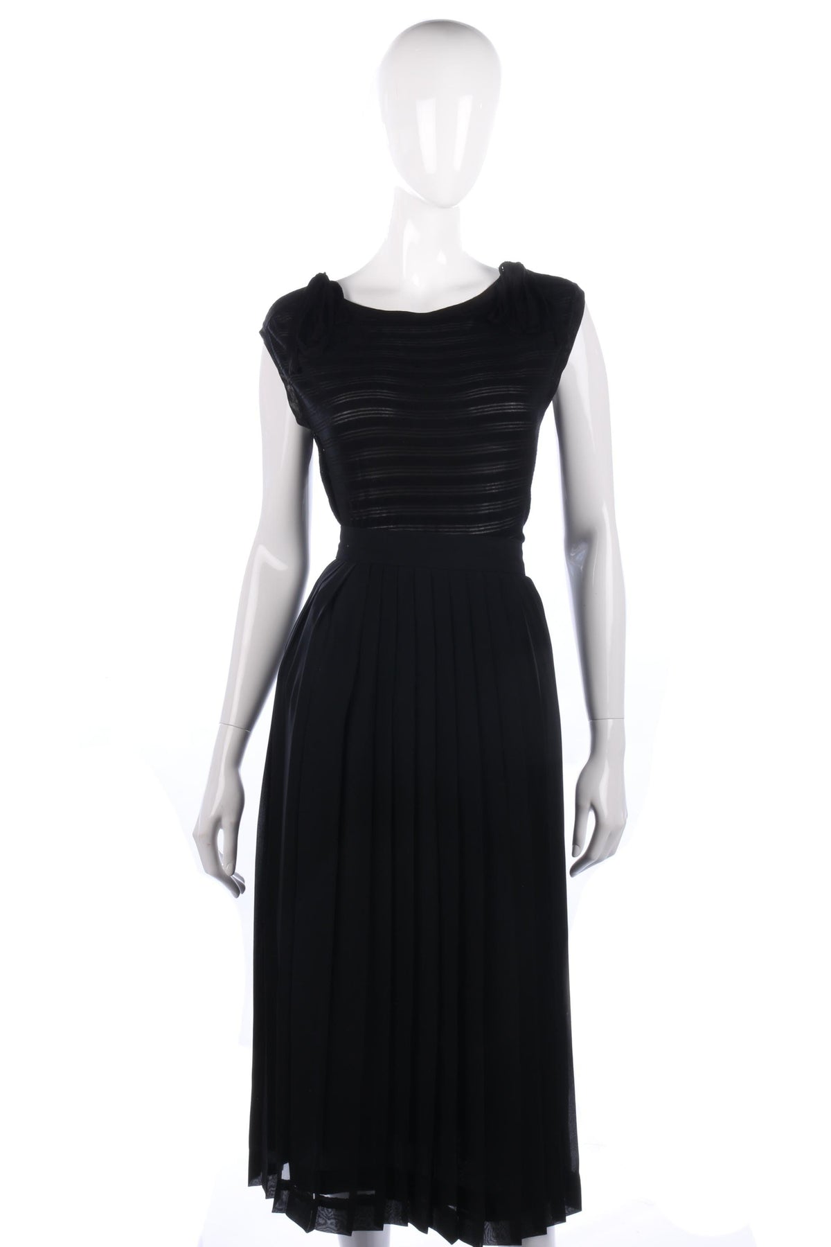 Lovely black pleated skirt size 12 - Ava & Iva