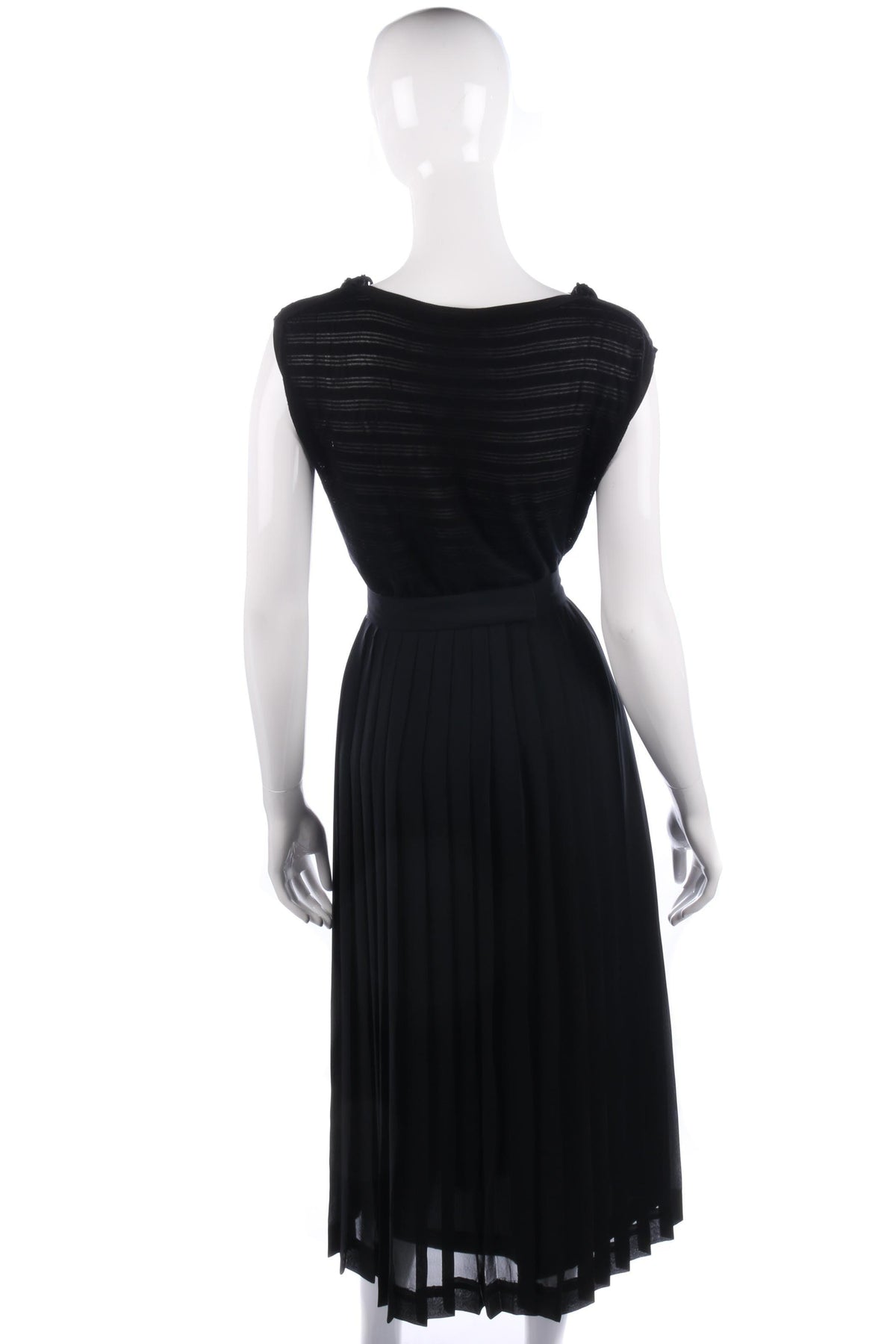 Lovely black pleated skirt size 12 - Ava & Iva