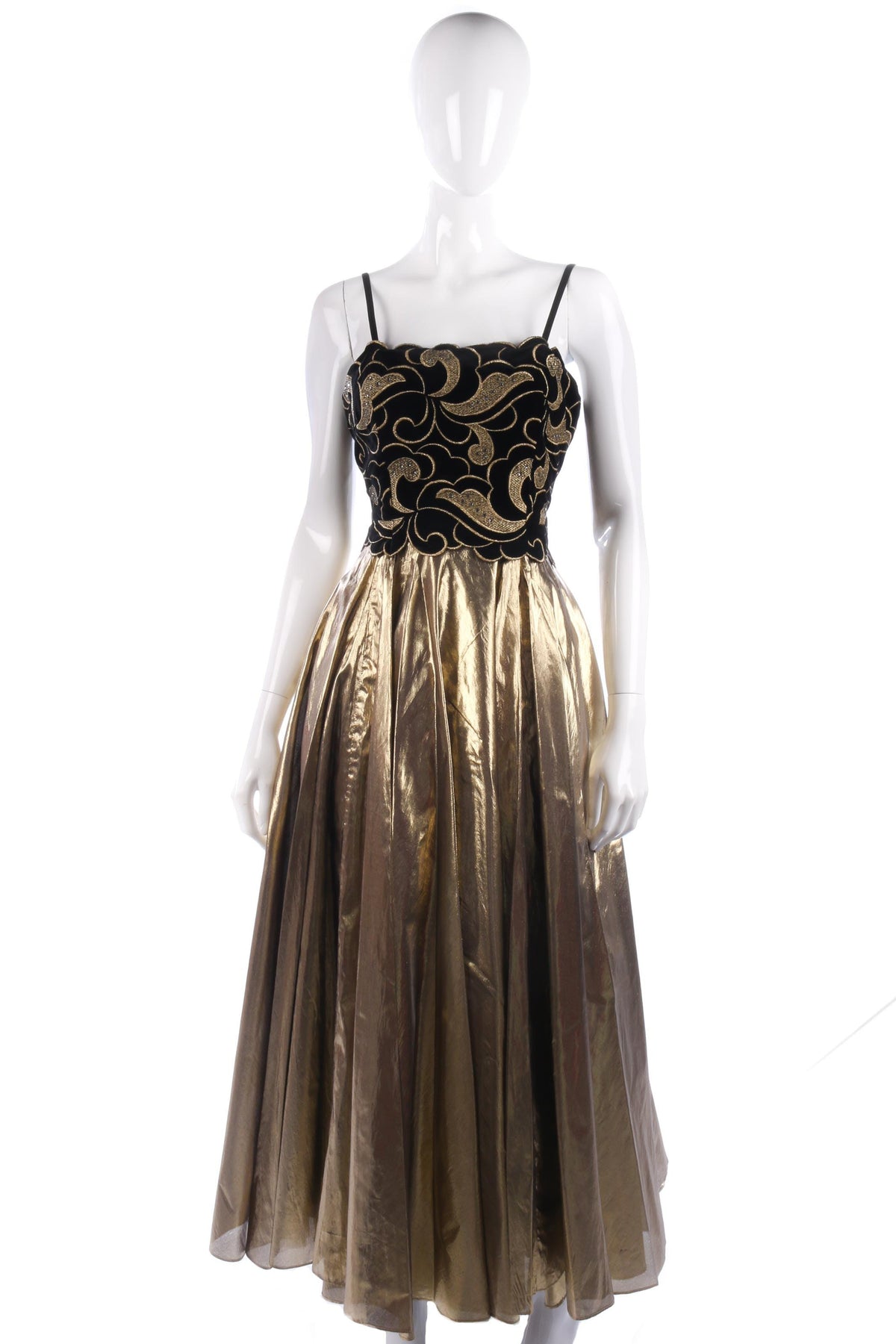 La Regina Black and Gold vintage ball gown. Superb size 12/14 Ava & Iva La Regina Black and Gold vintage ball gown. Superb size 12/14 Ava & Iva