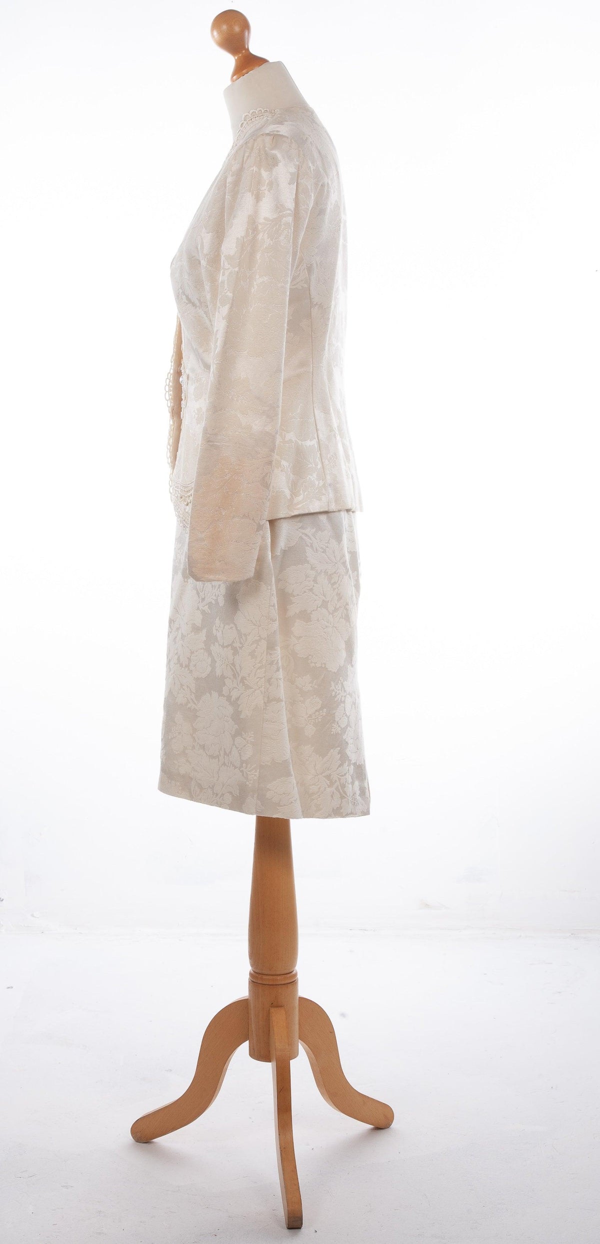 Scott McClintock Skirt Suit Ivory and Lace Scalloped Edge UK 12 - Ava & Iva