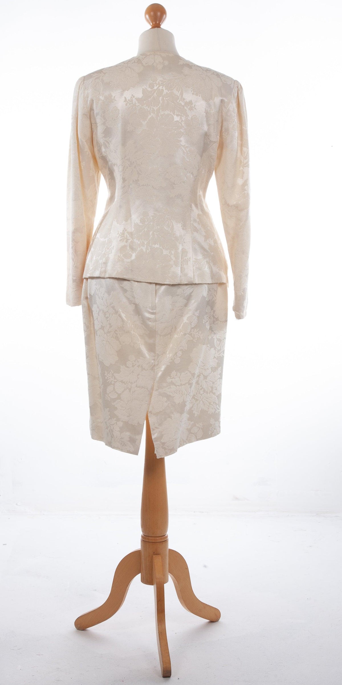 Scott McClintock Skirt Suit Ivory and Lace Scalloped Edge UK 12 - Ava & Iva