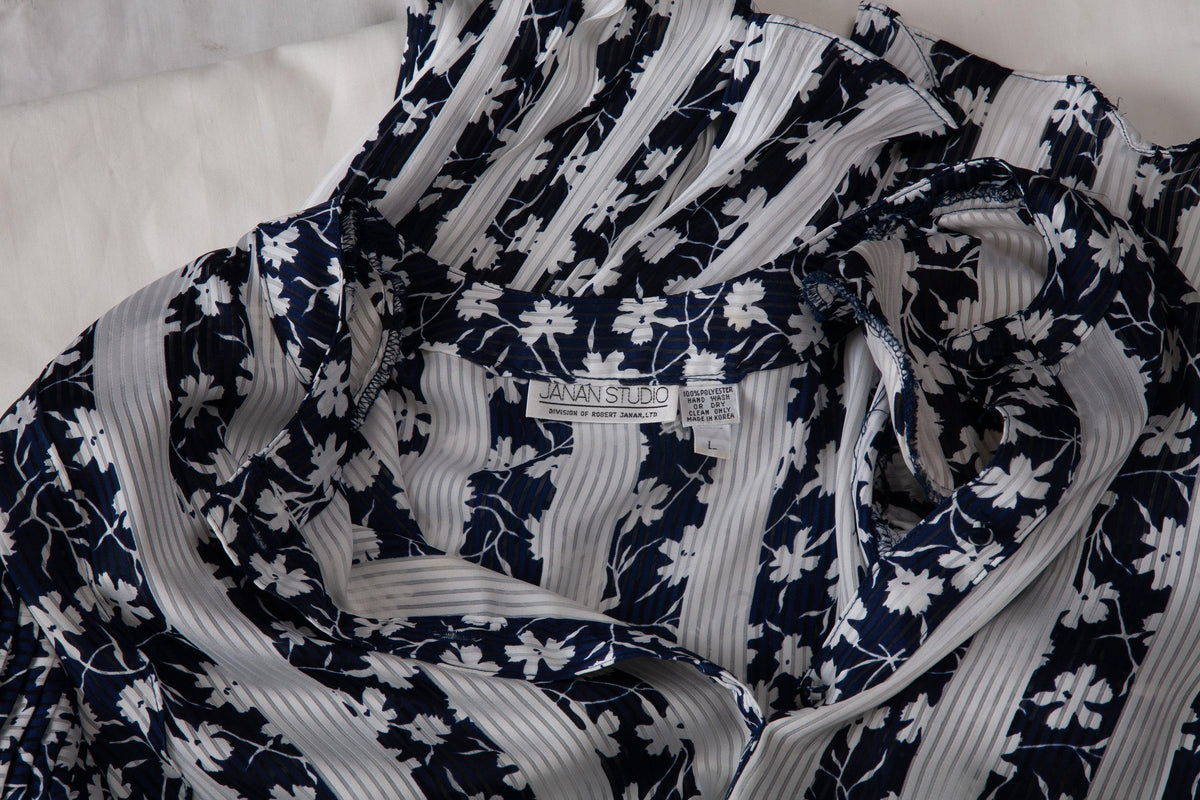 Janan Studio Maxi Dress with Pleats and Puff Sleeves Nay Blue and White Floral UK 12/14 - Ava & Iva