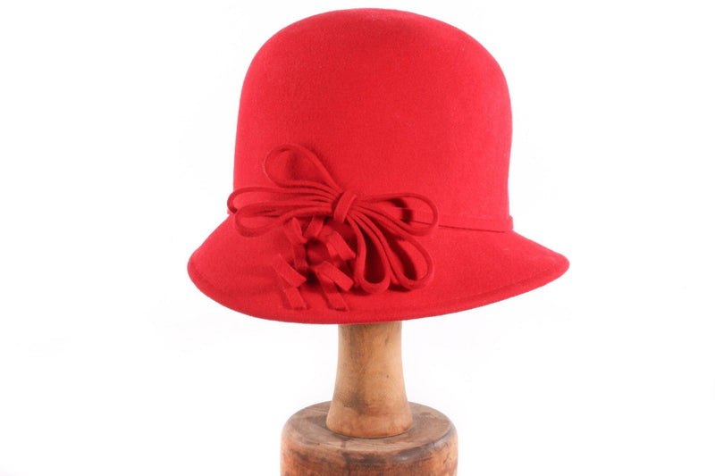 Red hat with bow detail 