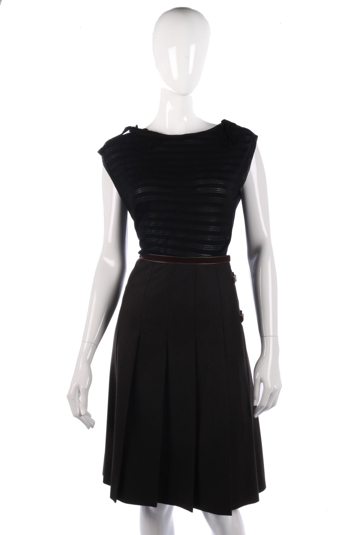 Fabulous wool and silk lined skirt size 10 - Ava & Iva