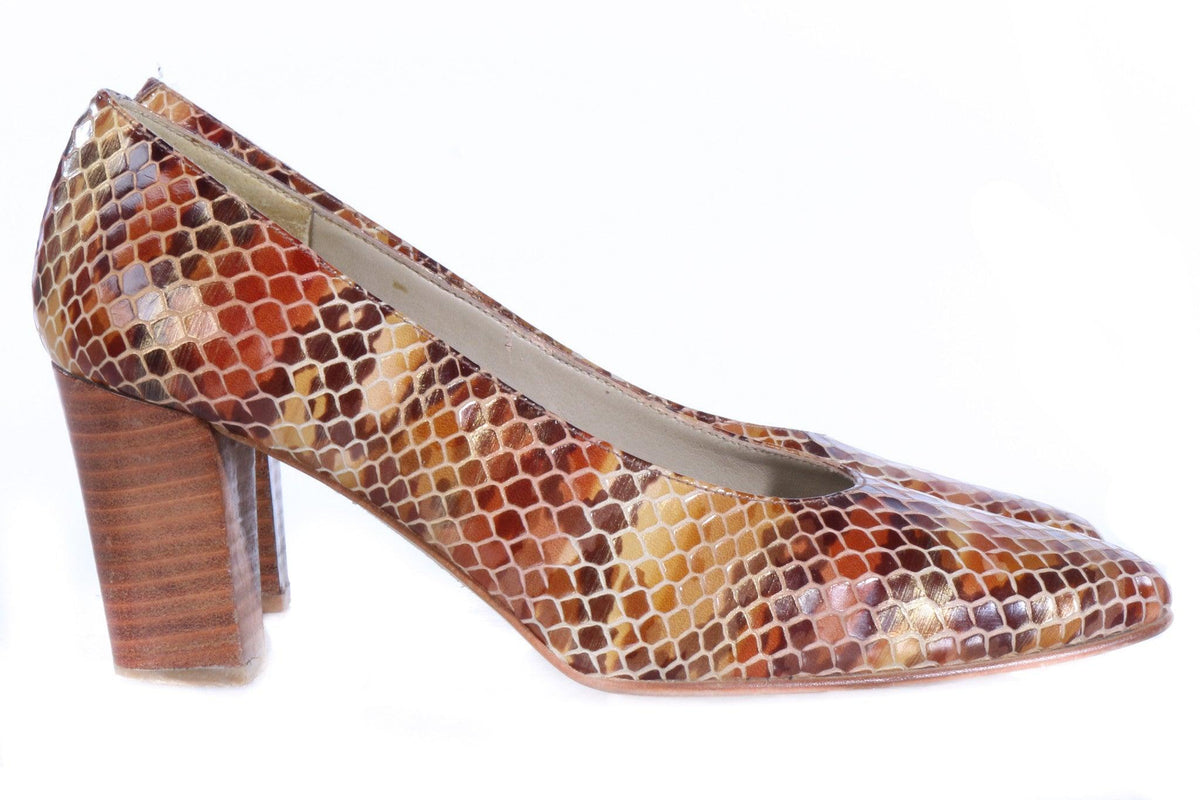 Bandolino snake skin shoes size 6 side