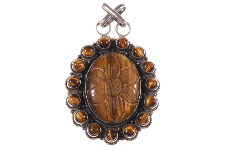 Brown flower pendant 