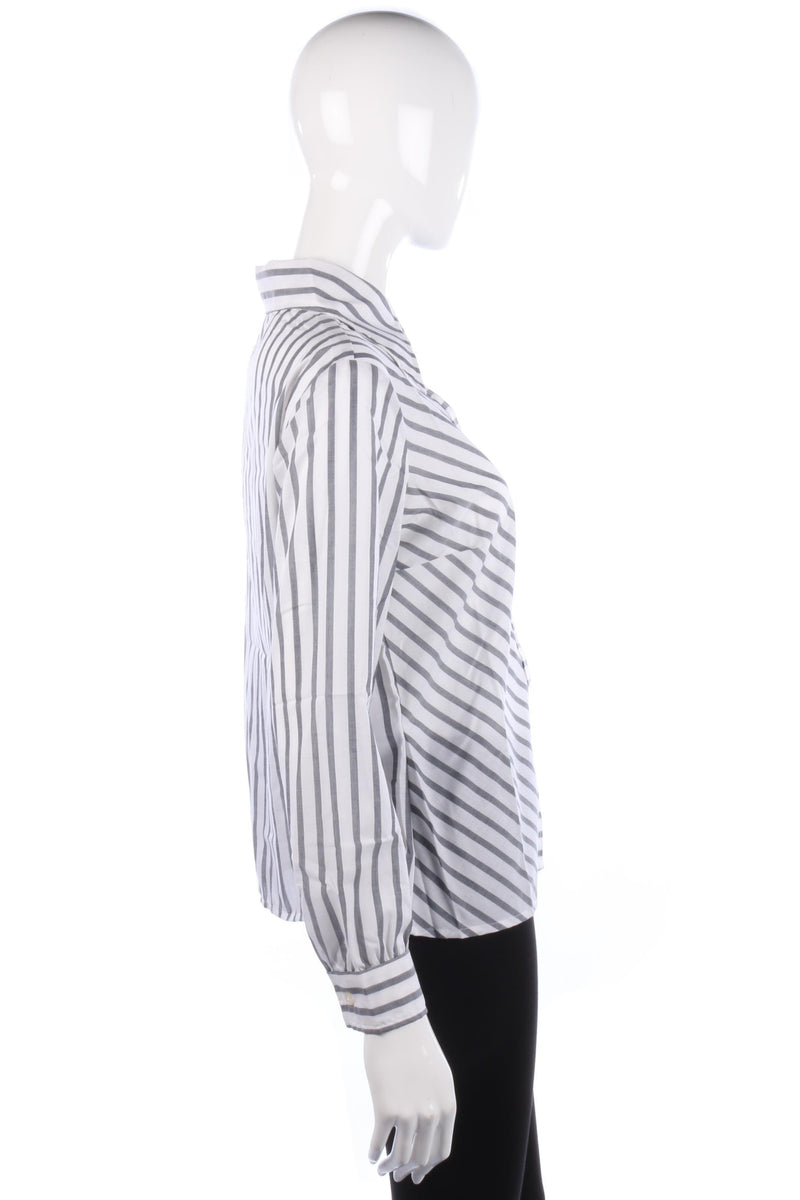 Vintage 1970's Big Collar Shirt White and Grey Striped Cotton size M/L - Ava & Iva