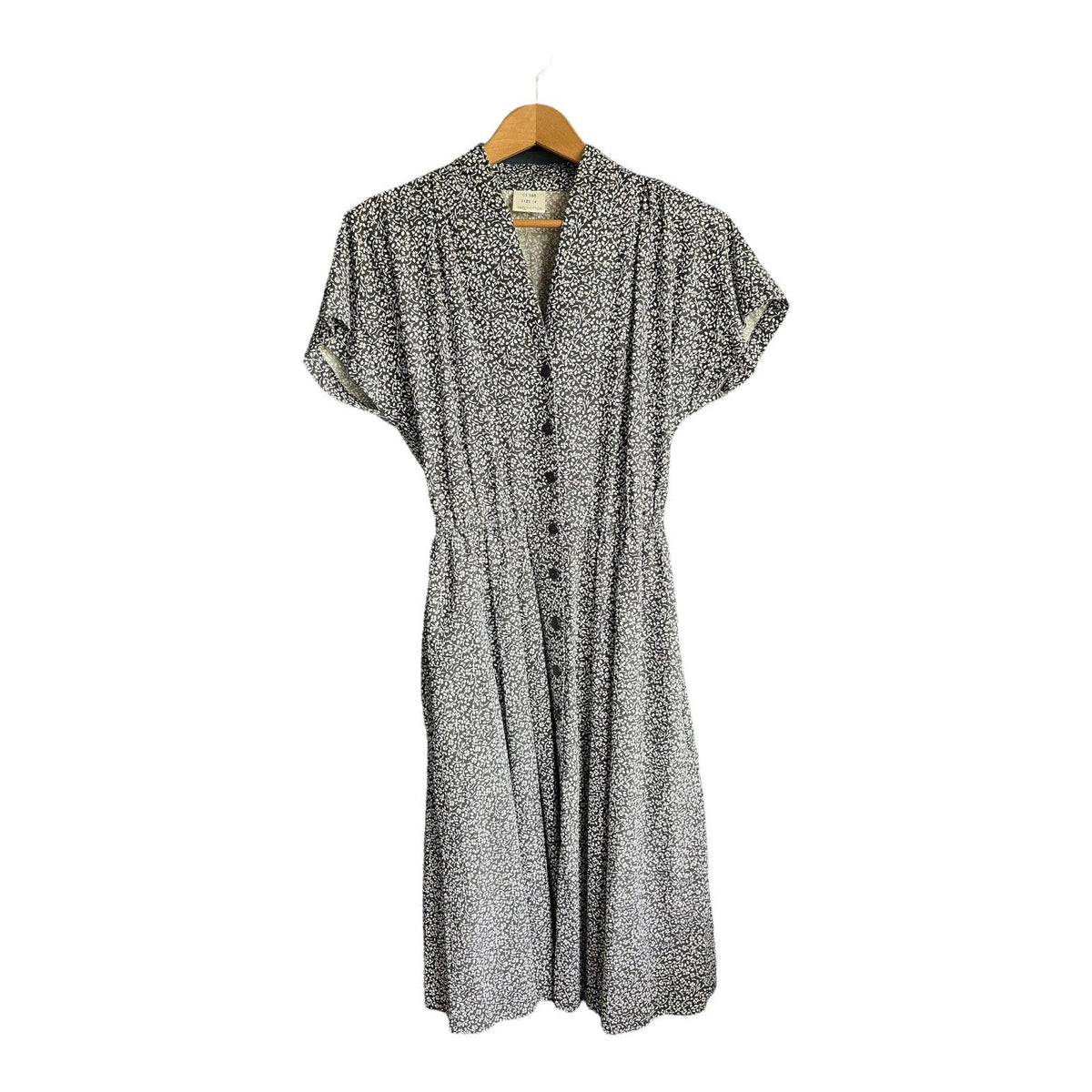 Vintage Cotton Black And White Floral Capped Sleeved Dress UK Size 14 - Ava & Iva