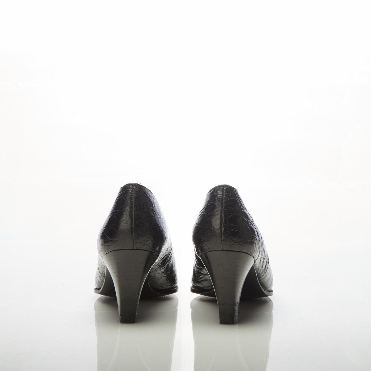 Rayne Leather Black Court Shoe UK Size 7.5. - Ava & Iva