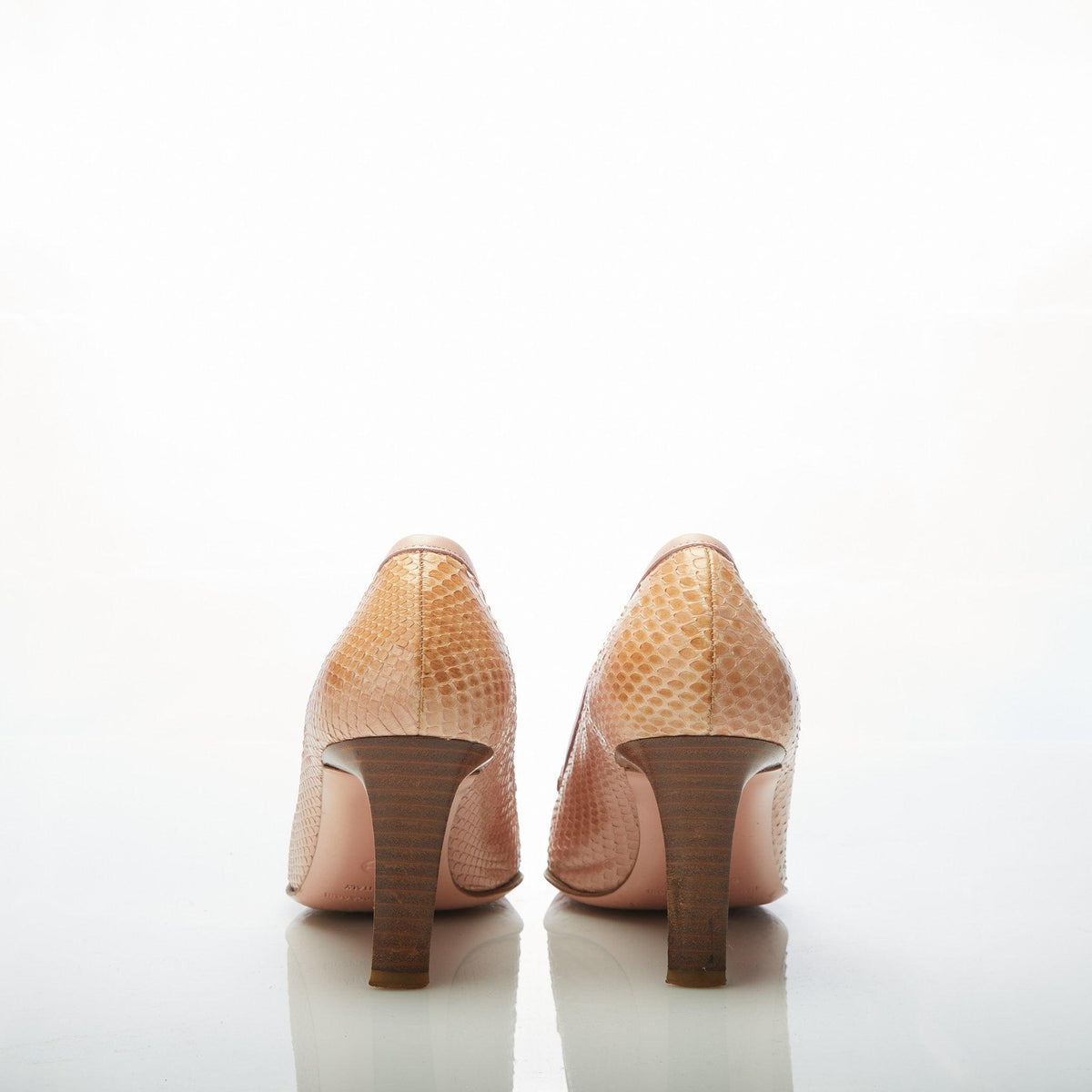 Escada Leather Pale Pink Handsewn Mocassin Heeled Shoe UK Size 7. - Ava & Iva