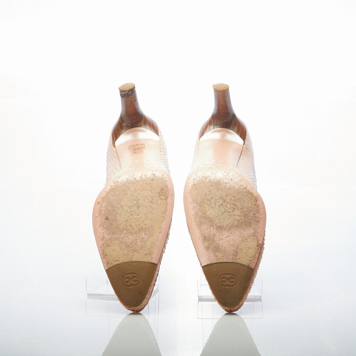 Escada Leather Pale Pink Handsewn Mocassin Heeled Shoe UK Size 7. - Ava & Iva