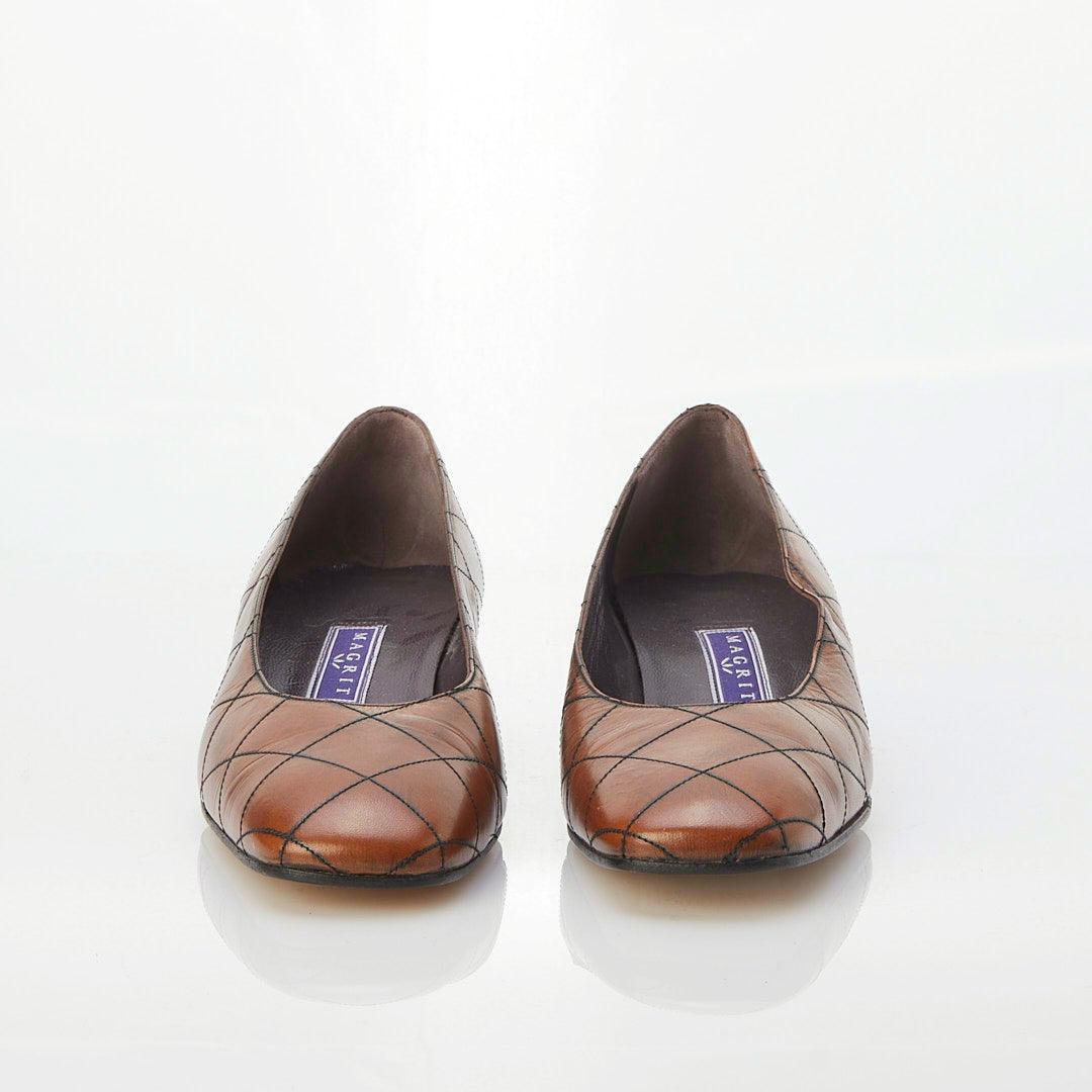 Magrit Vintage Leather Tan Shoe Cross Stiched UK Size 3.5. - Ava & Iva