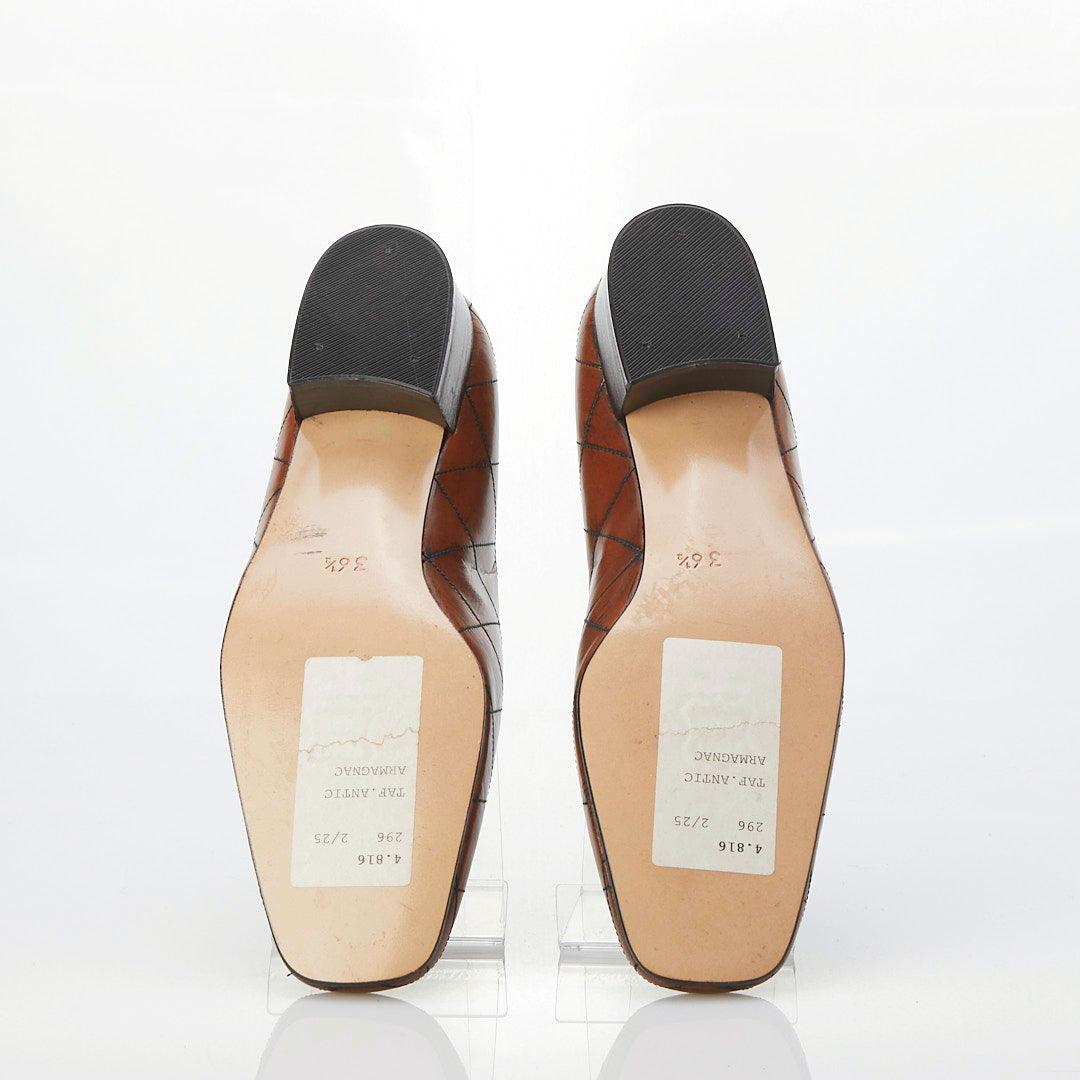 Magrit Vintage Leather Tan Shoe Cross Stiched UK Size 3.5. - Ava & Iva