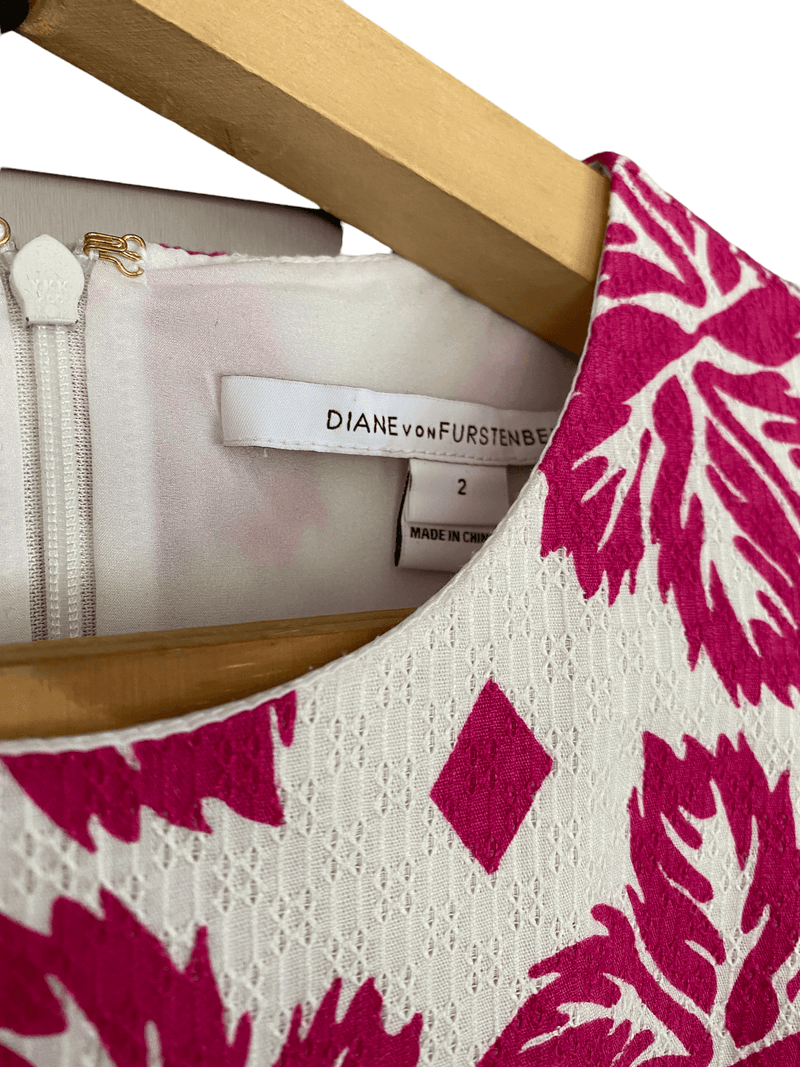 Diane vonFurstenberg Sleeveless Cotton Dress Leaf Print Cerise and White US Size 2 (UK 6) - Ava & Iva