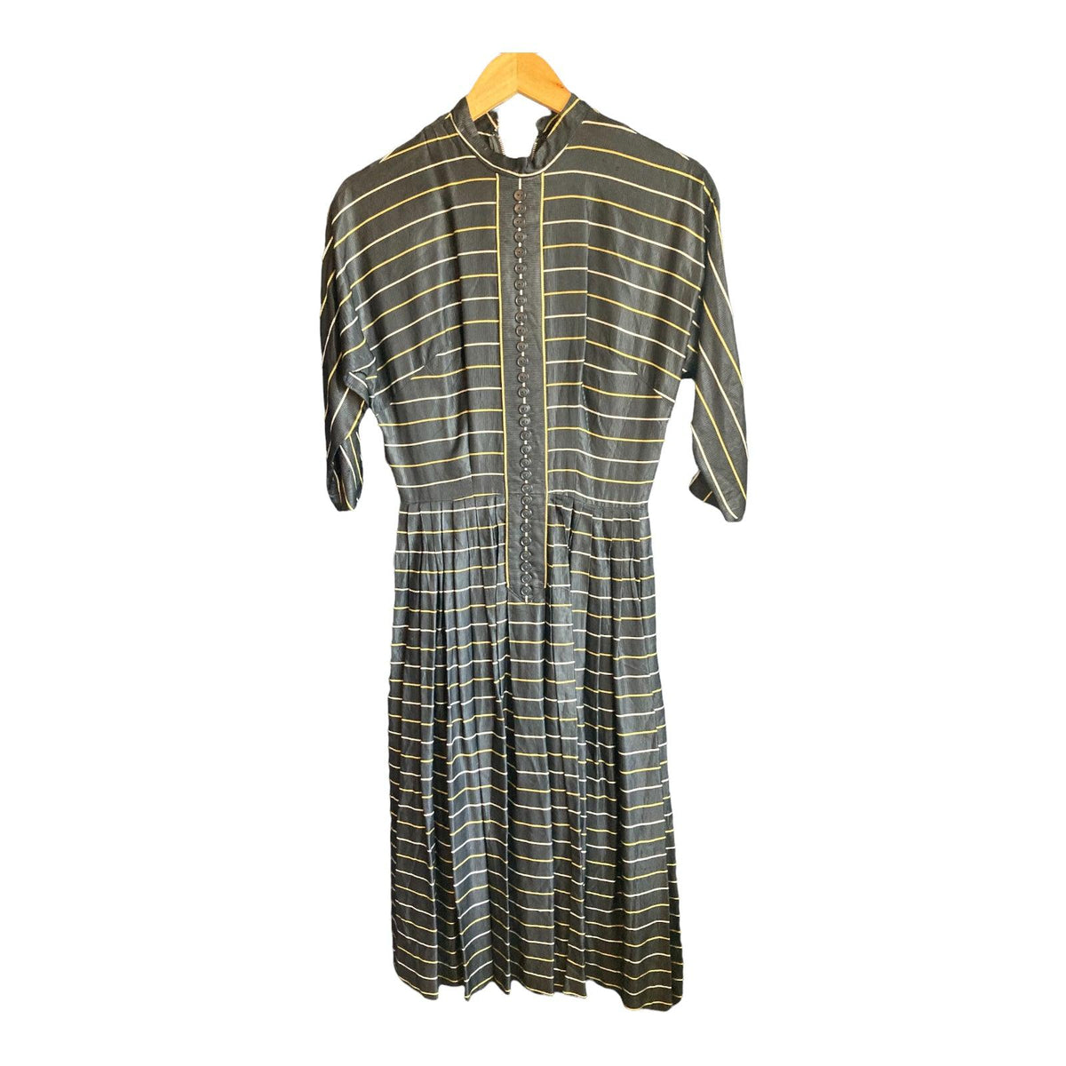 Jerell Jr. Black With Gold And White Stripe 3/4 Sleeve Dress Ku Size 8 - Ava & Iva