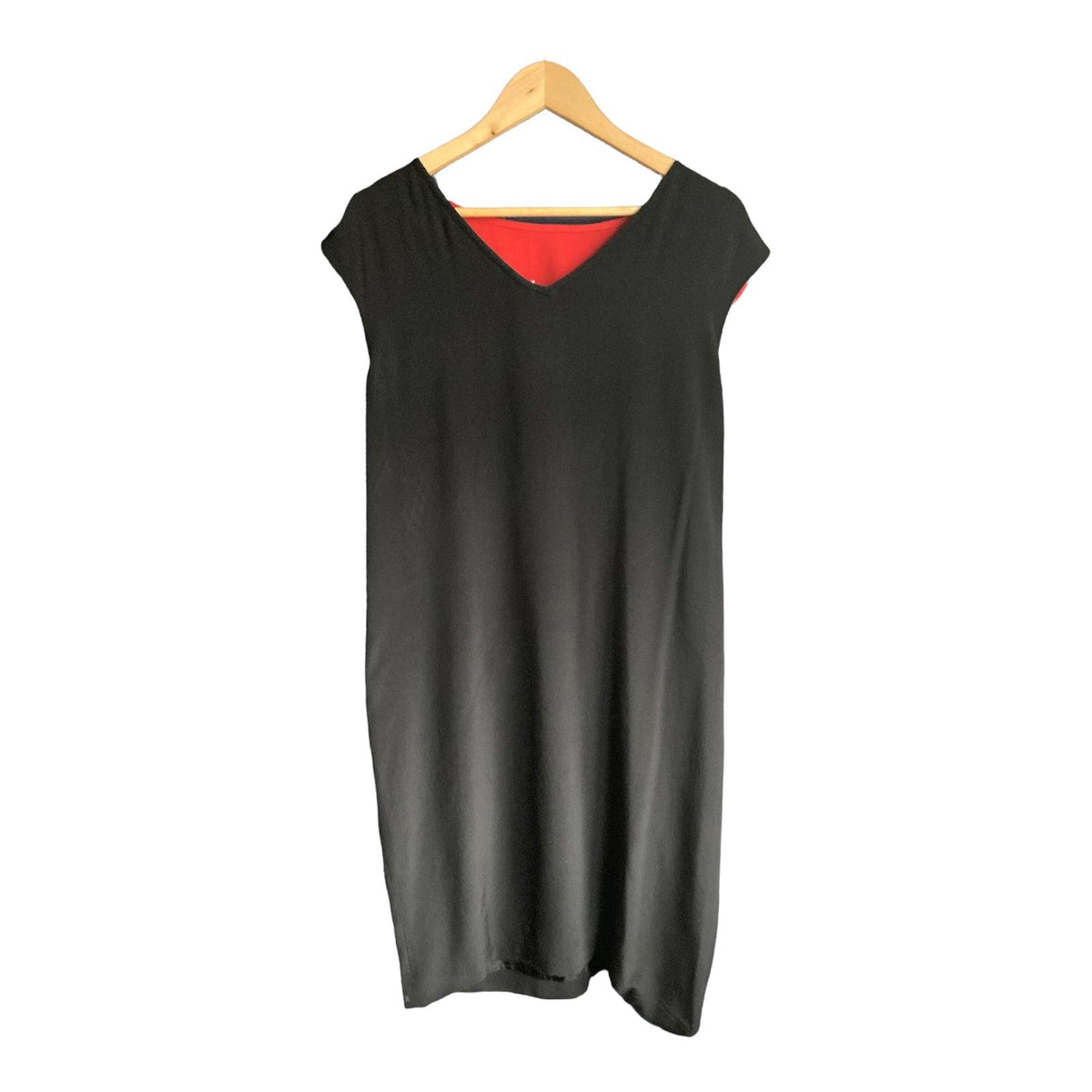 Jaeger Silk Black And Red Dropped Sleeve Dress UK Size 12 - Ava & Iva