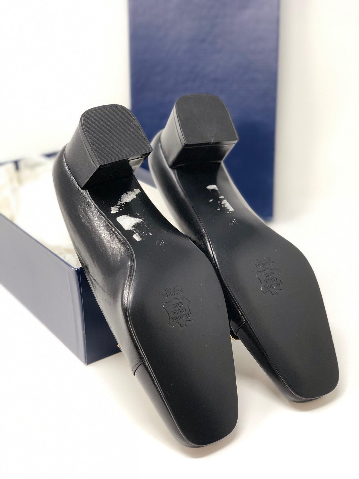 Shortlands Black Leather Low Heeled Court Shoes Size 37 (UK4) - Ava & Iva