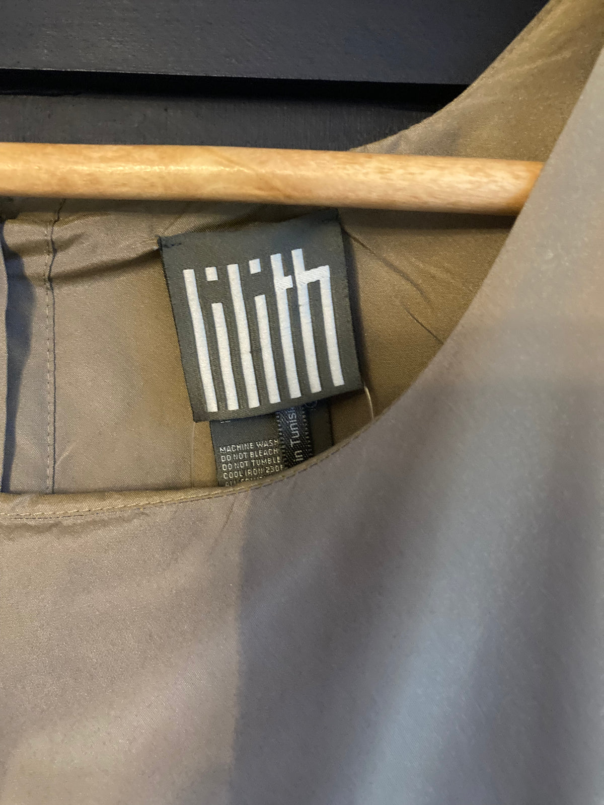 Lilith Matt Gold Capped Sleeved Empire Style Dress Size 40 UK Size Medium - Ava & Iva